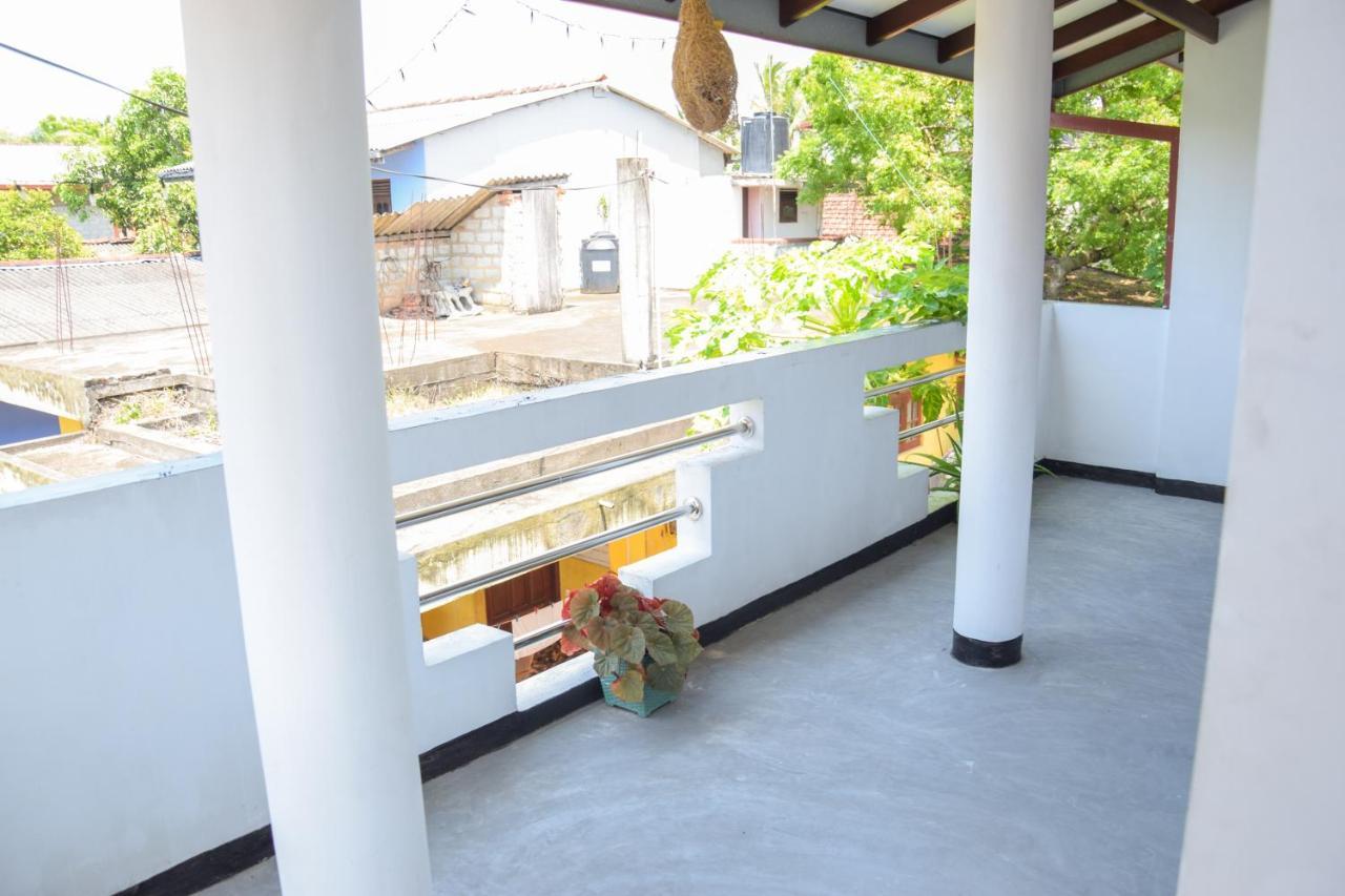 Tharaka Homestay Weligama Extérieur photo
