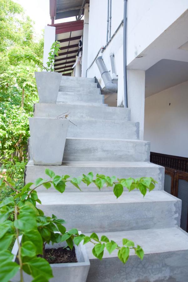 Tharaka Homestay Weligama Extérieur photo