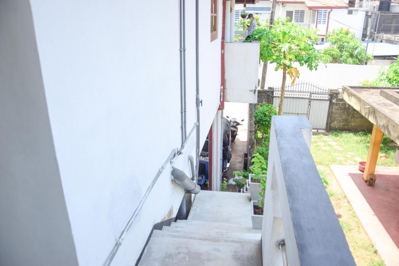 Tharaka Homestay Weligama Extérieur photo